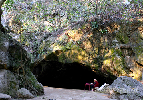 Thắng cảnh Ch&ugrave;a Trầm giữa H&agrave; Nội